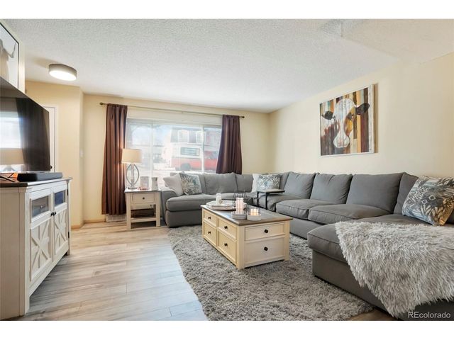 538 S Xenon Ct, Lakewood, CO 80228