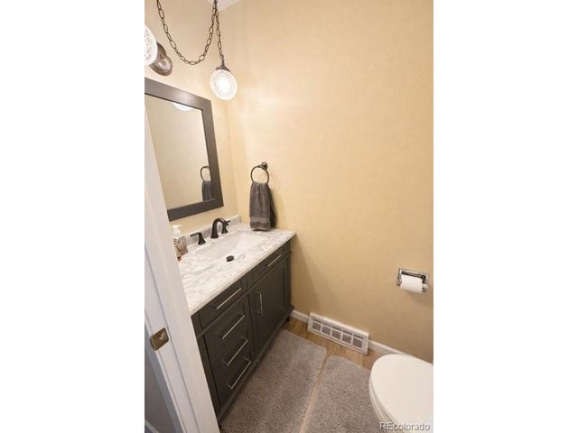 538 S Xenon Ct, Lakewood, CO 80228