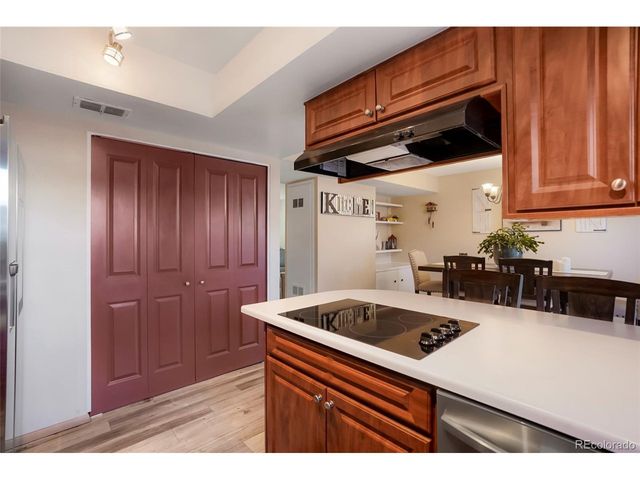 538 S Xenon Ct, Lakewood, CO 80228