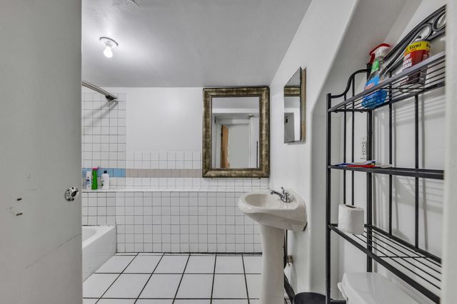 3031 S Central Park Avenue, Chicago, IL 60623