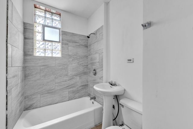 3031 S Central Park Avenue, Chicago, IL 60623