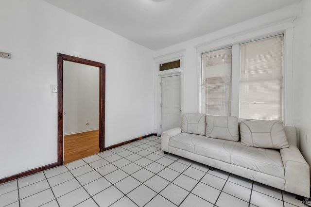 3031 S Central Park Avenue, Chicago, IL 60623