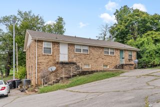 211 N 5th St Apt D, Clarksville, TN 37040