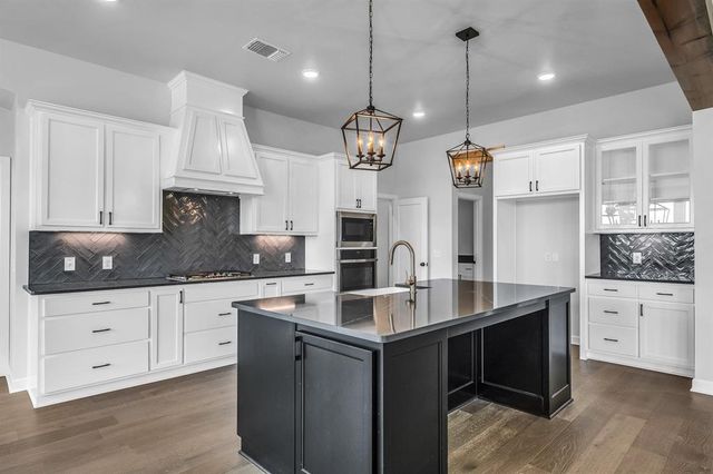 716 Argos Road, Yukon, OK 73099