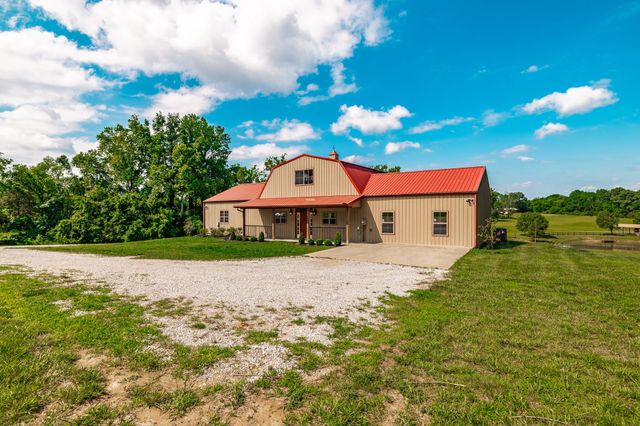 2726 New Hall Rd, Greenbrier, TN 37073