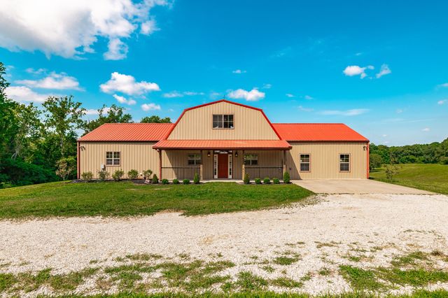 2726 New Hall Rd, Greenbrier, TN 37073