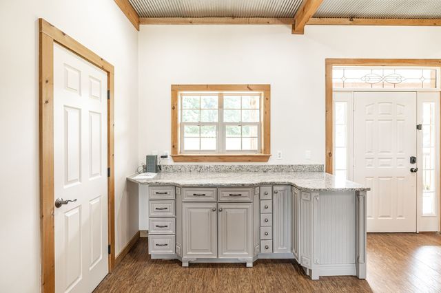2726 New Hall Rd, Greenbrier, TN 37073