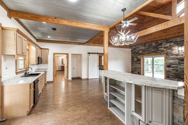 2726 New Hall Rd, Greenbrier, TN 37073