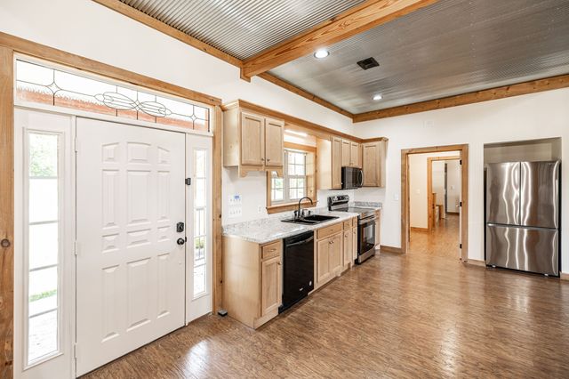 2726 New Hall Rd, Greenbrier, TN 37073