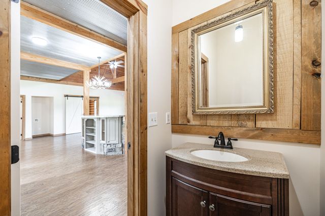 2726 New Hall Rd, Greenbrier, TN 37073