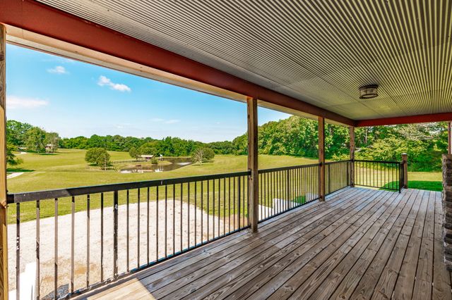 2726 New Hall Rd, Greenbrier, TN 37073