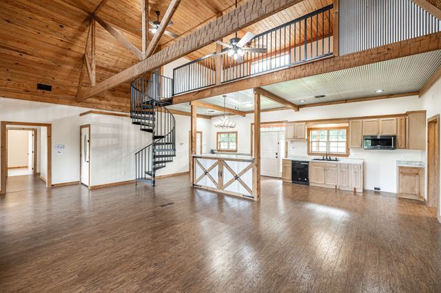 2726 New Hall Rd, Greenbrier, TN 37073