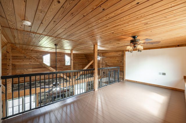2726 New Hall Rd, Greenbrier, TN 37073