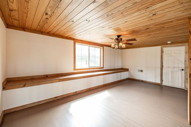 2726 New Hall Rd, Greenbrier, TN 37073