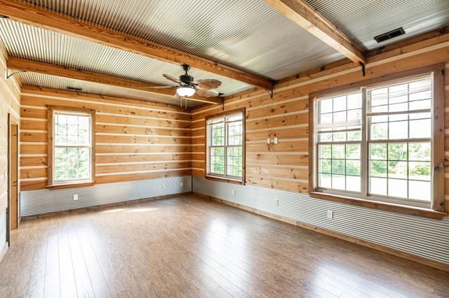2726 New Hall Rd, Greenbrier, TN 37073