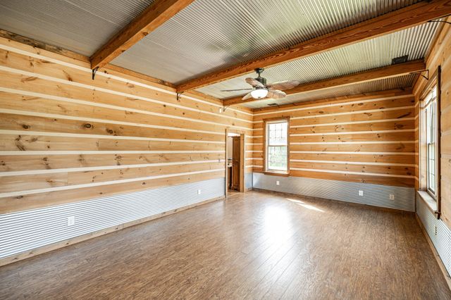 2726 New Hall Rd, Greenbrier, TN 37073