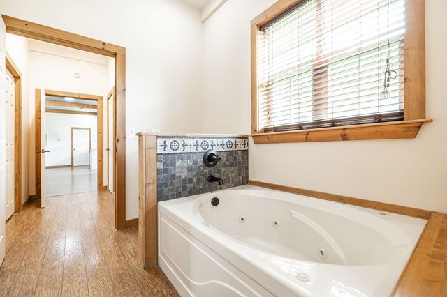 2726 New Hall Rd, Greenbrier, TN 37073