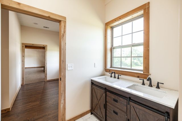 2726 New Hall Rd, Greenbrier, TN 37073