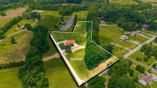 2726 New Hall Rd, Greenbrier, TN 37073