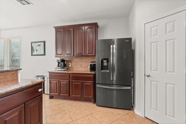 400 Red Hawk DR, Leander, TX 78641