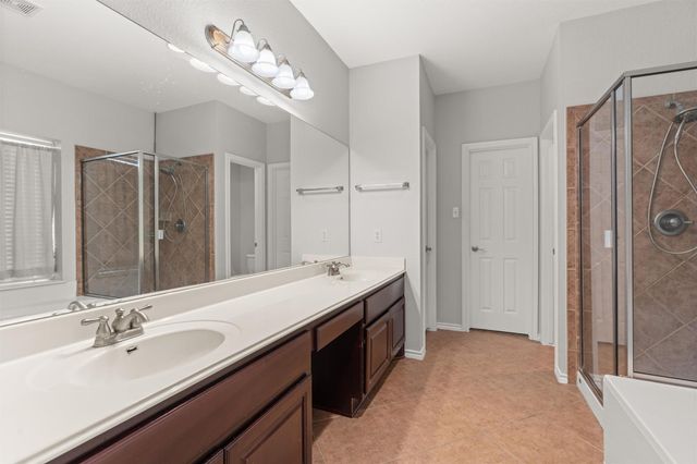 400 Red Hawk DR, Leander, TX 78641