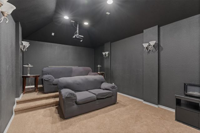 400 Red Hawk DR, Leander, TX 78641