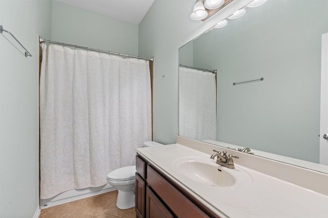 400 Red Hawk DR, Leander, TX 78641