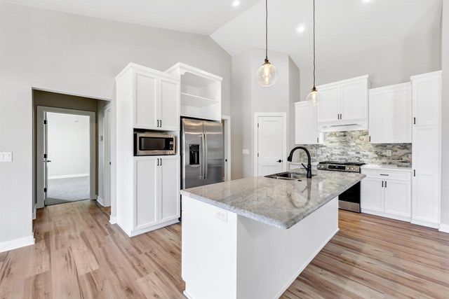 475 EARNHARDT COURT, Green Bay, WI 54311