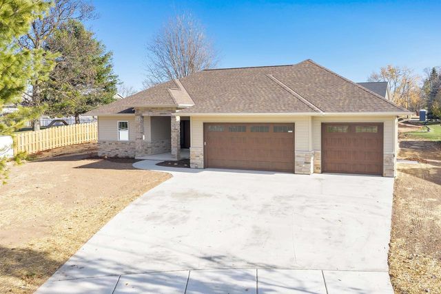 475 EARNHARDT COURT, Green Bay, WI 54311