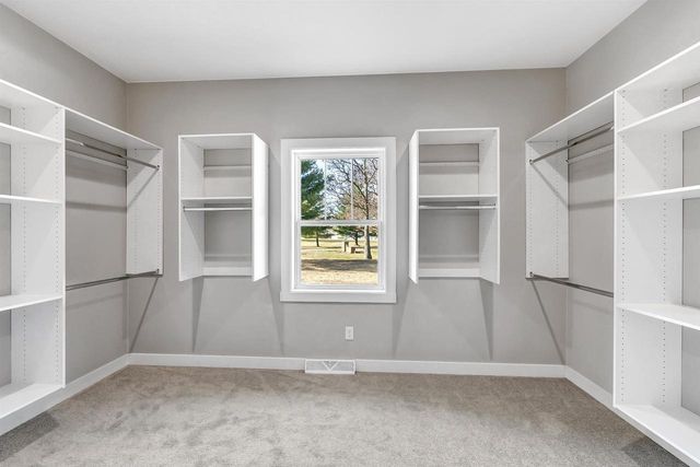 475 EARNHARDT COURT, Green Bay, WI 54311