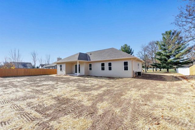 475 EARNHARDT COURT, Green Bay, WI 54311