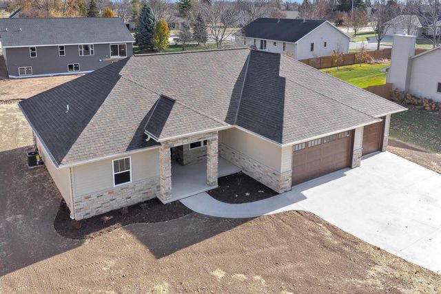 475 EARNHARDT COURT, Green Bay, WI 54311