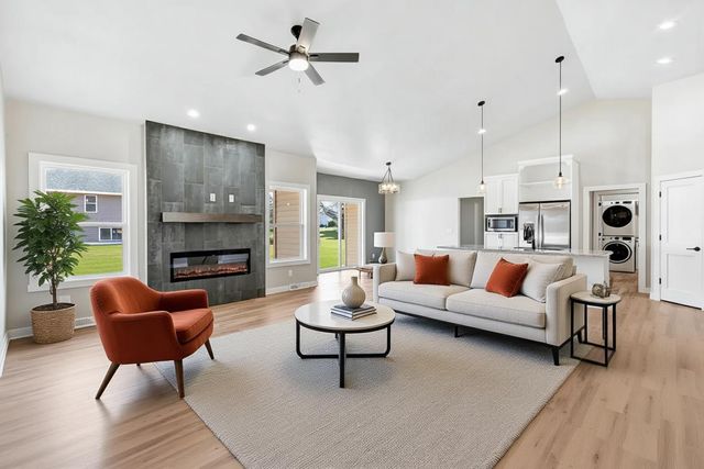 475 EARNHARDT COURT, Green Bay, WI 54311