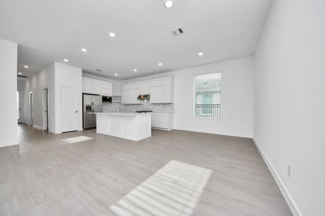 27443 Sunterra Village Dr, Katy, TX 77493