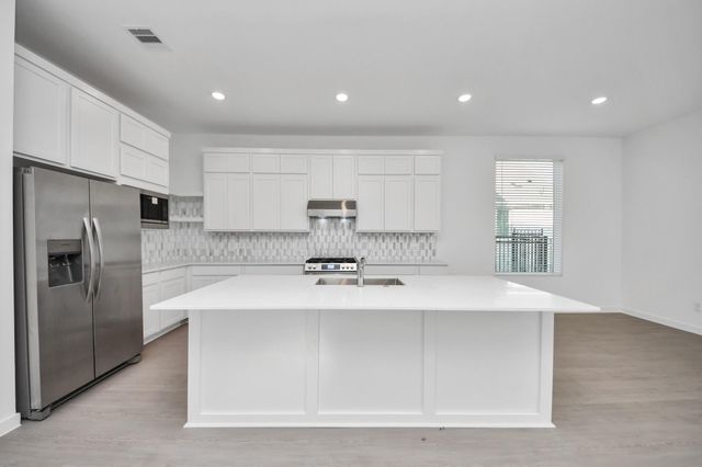 27443 Sunterra Village Dr, Katy, TX 77493