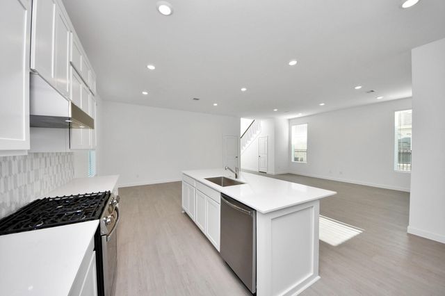 27443 Sunterra Village Dr, Katy, TX 77493