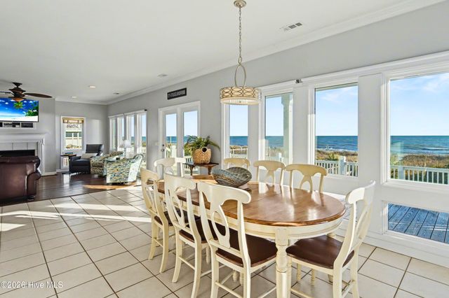 887 Ocean Boulevard W, Holden Beach, NC 28462