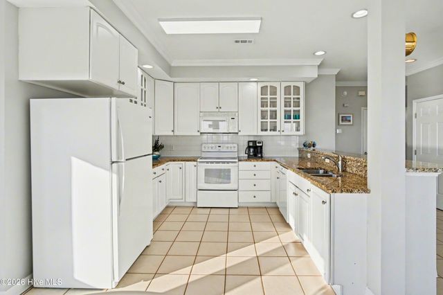 887 Ocean Boulevard W, Holden Beach, NC 28462