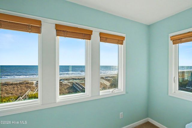 887 Ocean Boulevard W, Holden Beach, NC 28462