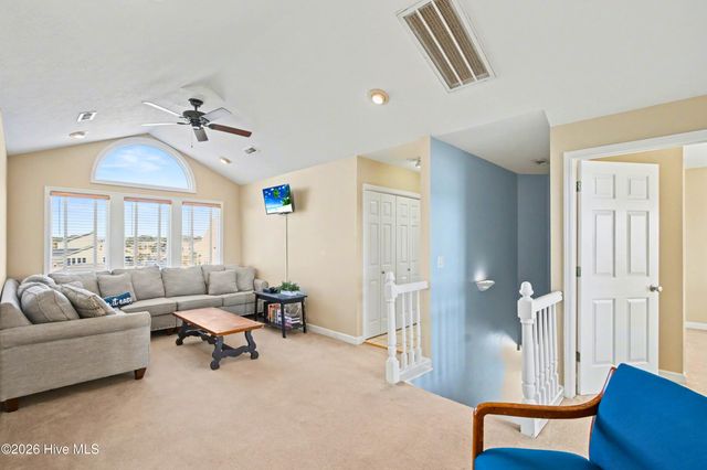 887 Ocean Boulevard W, Holden Beach, NC 28462