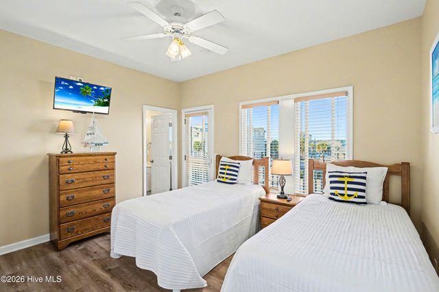 887 Ocean Boulevard W, Holden Beach, NC 28462