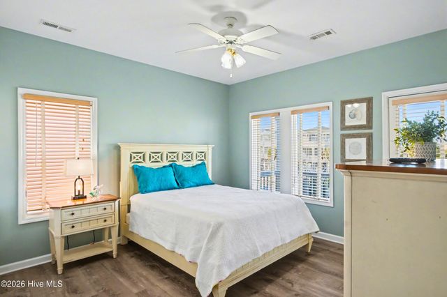 887 Ocean Boulevard W, Holden Beach, NC 28462