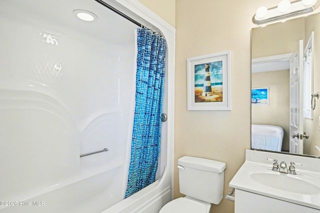 887 Ocean Boulevard W, Holden Beach, NC 28462