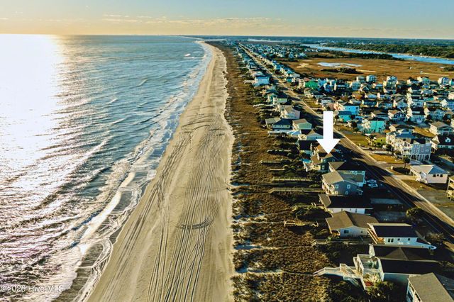 887 Ocean Boulevard W, Holden Beach, NC 28462