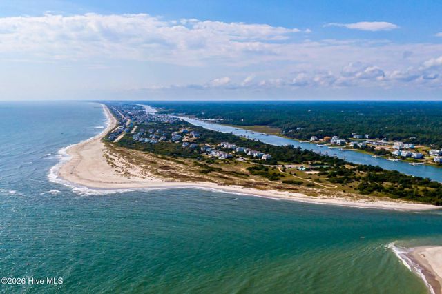 887 Ocean Boulevard W, Holden Beach, NC 28462