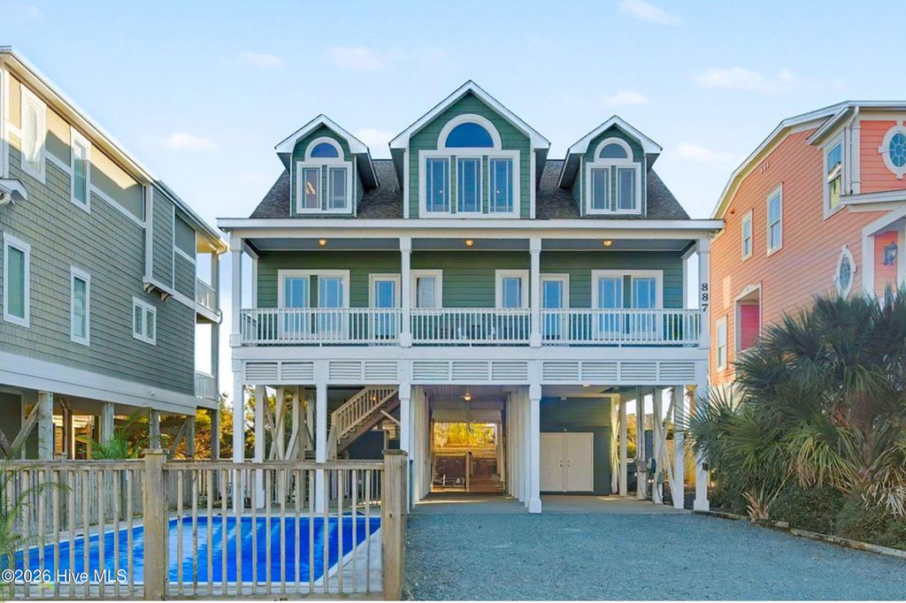 887 Ocean Boulevard W, Holden Beach, NC 28462