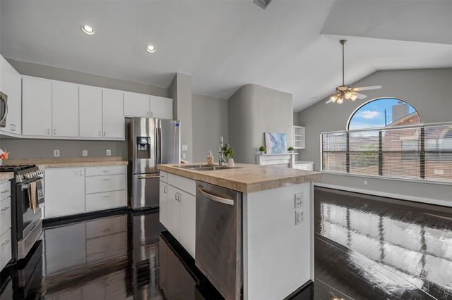 9705 Linkmeadow Lane, Houston, TX 77025