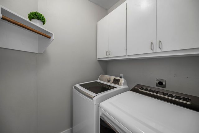 9705 Linkmeadow Lane, Houston, TX 77025