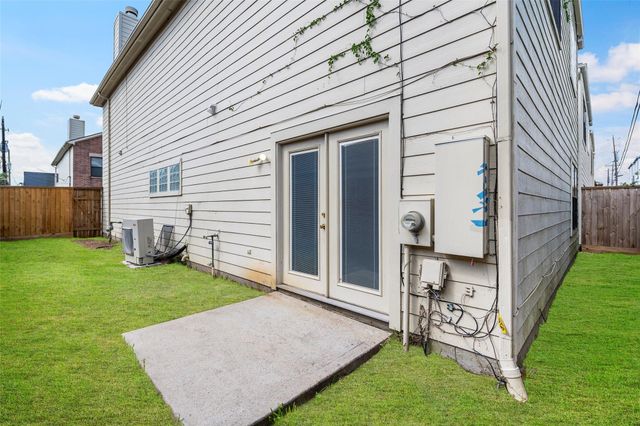 9705 Linkmeadow Lane, Houston, TX 77025