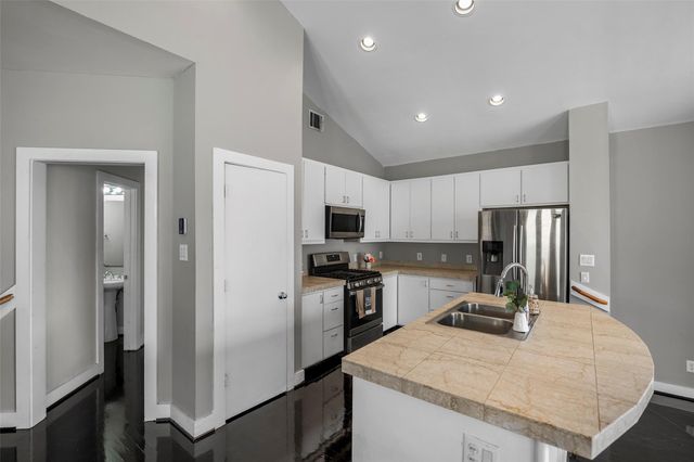 9705 Linkmeadow Lane, Houston, TX 77025